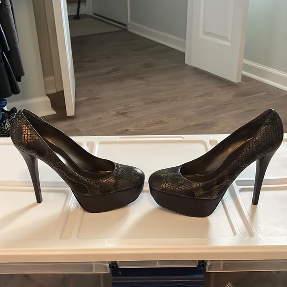 Stuart Weitzman platform high heel - Picture 5 of 7